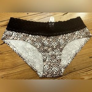 Victoria’s Secret Low-rise Hiphugger Size S - Leopard Print